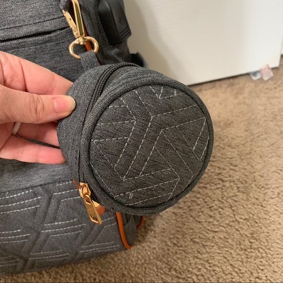 NWOT Grey Diaper Backpack - Picture 5 of 5